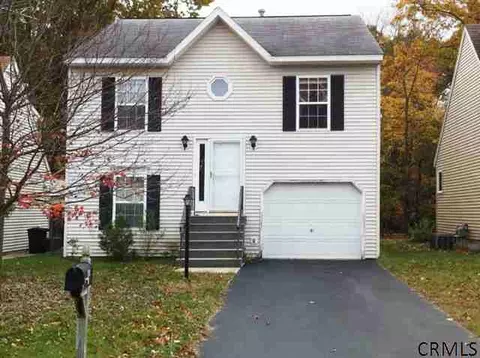 490 Chadwick Rd, Schenectady, NY 12304 photo 1