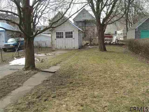 1074 Howard St, Schenectady, NY 12303 photo 4