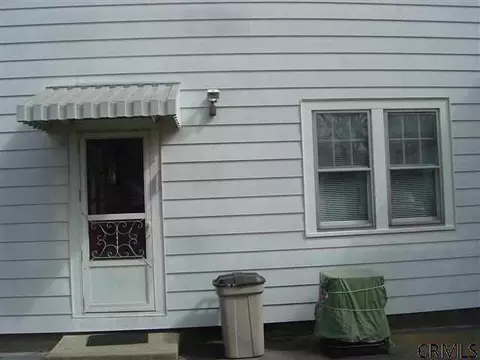 1074 Howard St, Schenectady, NY 12303 photo 3