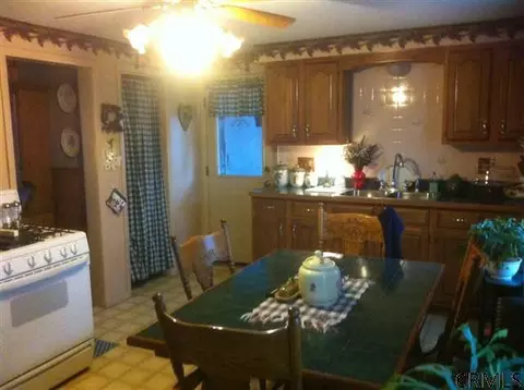 18 Eastholm Rd, Schenectady, NY 12304 photo 5