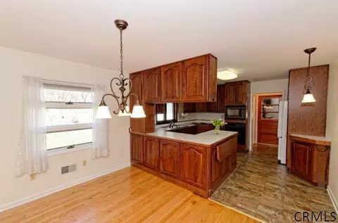 45 Stephens Ln, Schenectady, NY 12302 photo 5