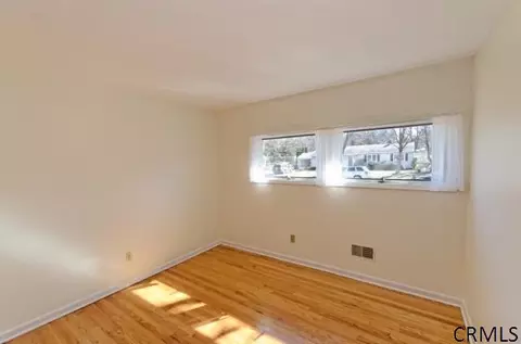 45 Stephens Ln, Schenectady, NY 12302 photo 15