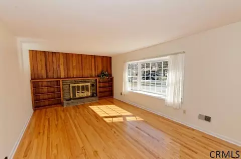 45 Stephens Ln, Schenectady, NY 12302 photo 4