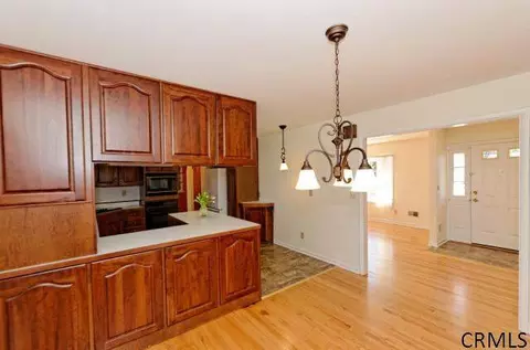 45 Stephens Ln, Schenectady, NY 12302 photo 6