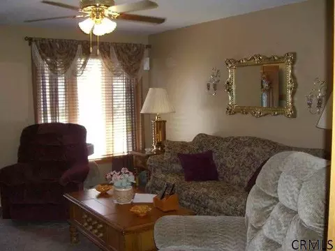 415 Chadwick Rd, Schenectady, NY 12304 photo 3