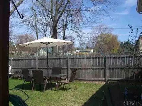 415 Chadwick Rd, Schenectady, NY 12304 photo 8
