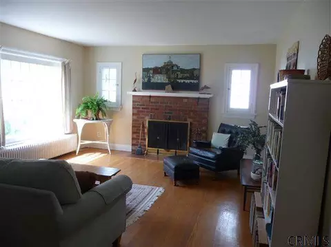 35 Nathaniel Blvd, Delmar, NY 12054 photo 3