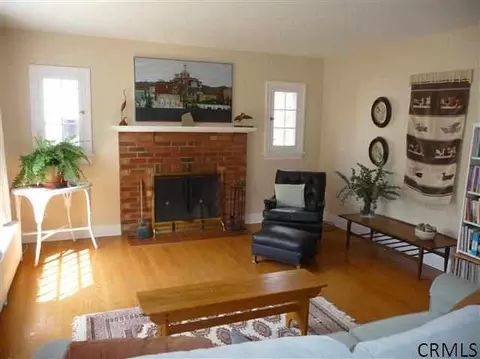 35 Nathaniel Blvd, Delmar, NY 12054 photo 4