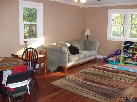 25 Murray Ave, Delmar, NY 12054 photo 4