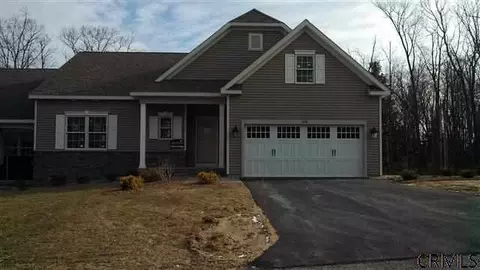 130 Sheldon Dr, Halfmoon, NY 12118 photo 5