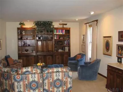 48 Middlesex Dr, Slingerlands, NY 12159 photo 6