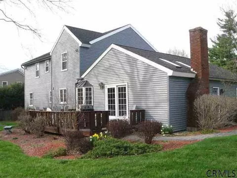 48 Middlesex Dr, Slingerlands, NY 12159 photo 2