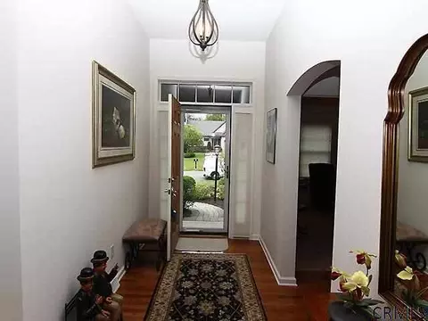 6 Dalton Ct, Delmar, NY 12054 photo 3