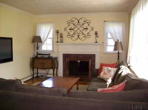 7 Norge Rd, Delmar, NY 12054 photo 2