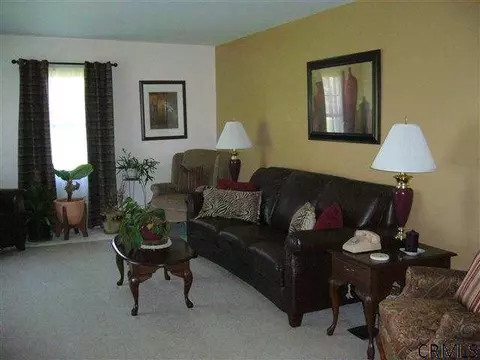 422 Deepkill Rd, Troy, NY 12182 photo 3