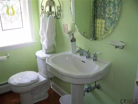 751 Elm Ave, Selkirk, NY 12158 photo 10
