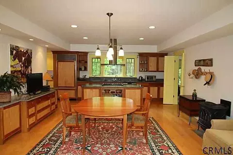 71 Simmons Rd, Glenmont, NY 12077 photo 8