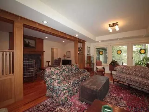 71 Simmons Rd, Glenmont, NY 12077 photo 10
