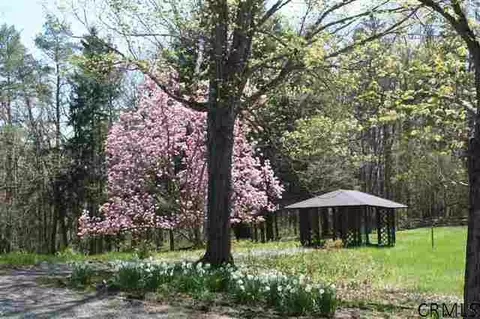 71 Simmons Rd, Glenmont, NY 12077 photo 4