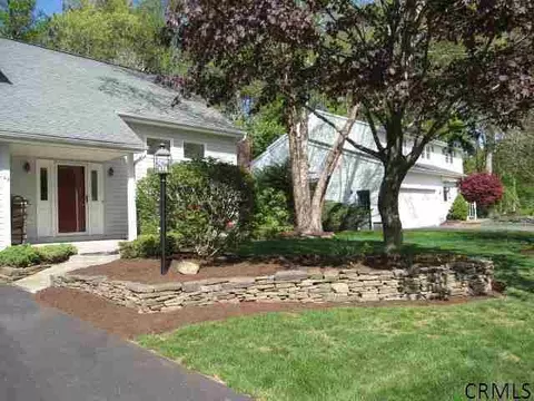48 Daniel St, Slingerlands, NY 12159 photo 2