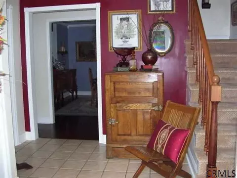 91 Willow St, Guilderland, NY 12084 photo 2