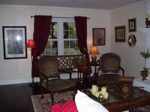 91 Willow St, Guilderland, NY 12084 photo 3