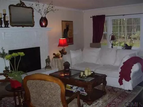 91 Willow St, Guilderland, NY 12084 photo 4