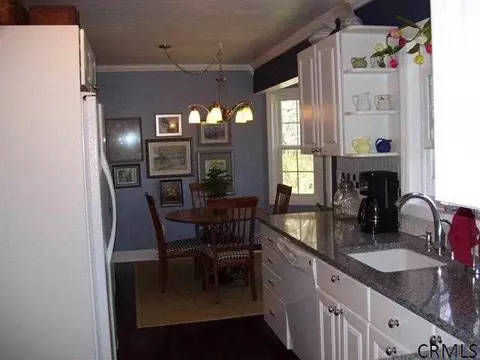 91 Willow St, Guilderland, NY 12084 photo 6
