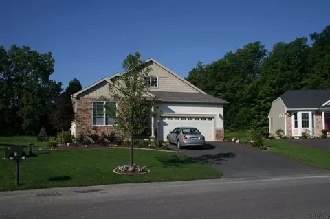 40 Milltowne Dr, Halfmoon, NY 12188 photo 1