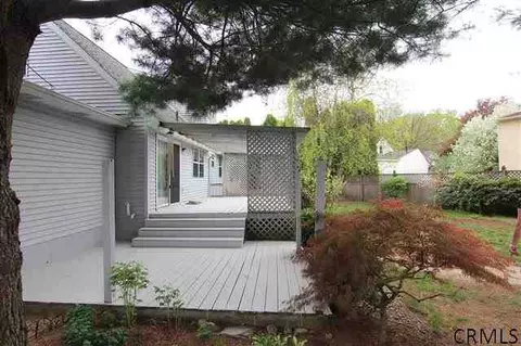 63 Manor Dr, Glenmont, NY 12077 photo 24
