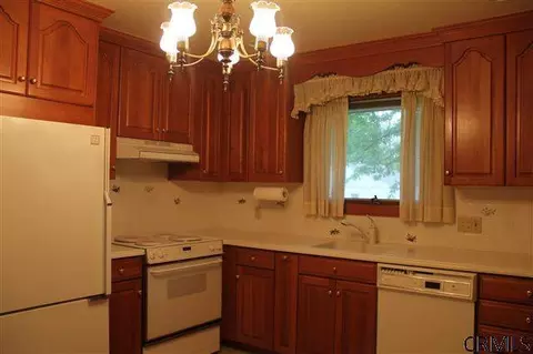 1216 Hendrickson Ave, Schenectady, NY 12309 photo 5
