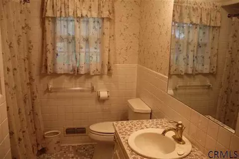 1216 Hendrickson Ave, Schenectady, NY 12309 photo 14