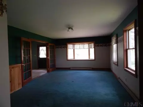 482 Hilltop Rd, Sprakers, NY 12166 photo 9