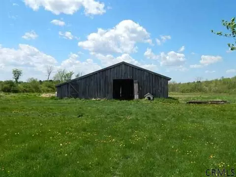 482 Hilltop Rd, Sprakers, NY 12166 photo 3