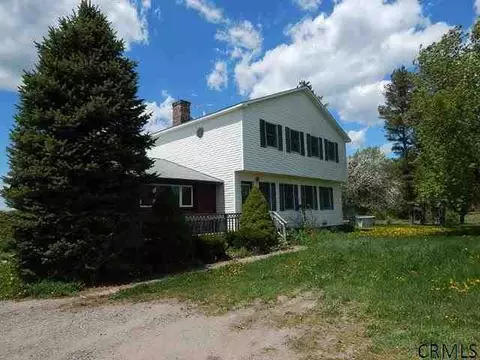 482 Hilltop Rd, Sprakers, NY 12166 photo 2
