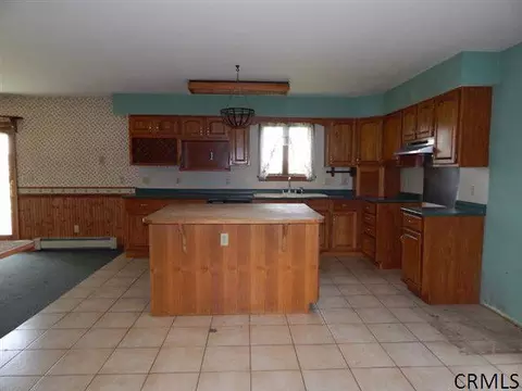 482 Hilltop Rd, Sprakers, NY 12166 photo 5