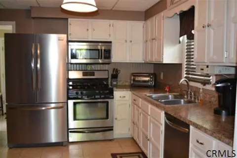 514 Chiswell Rd, Schenectady, NY 12304 photo 3