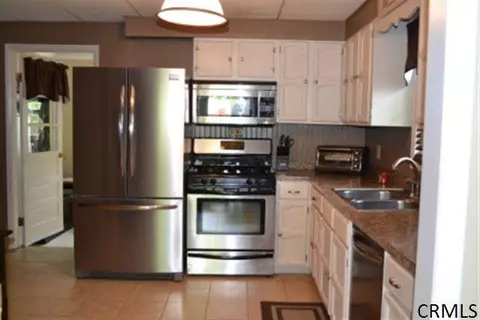 514 Chiswell Rd, Schenectady, NY 12304 photo 4