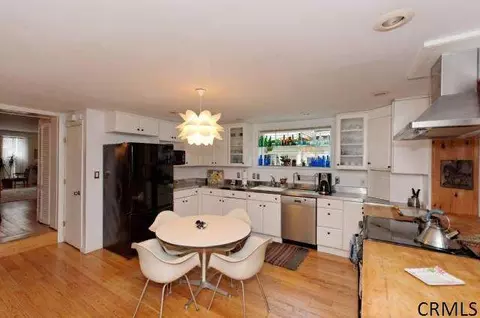 33 Front St, Schenectady, NY 12305 photo 9