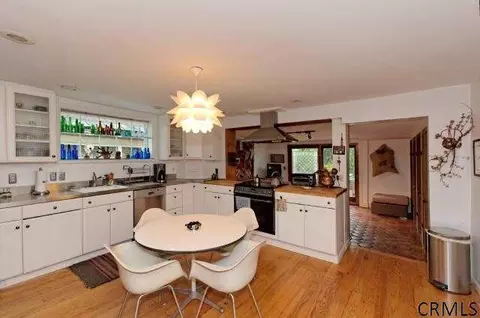 33 Front St, Schenectady, NY 12305 photo 8