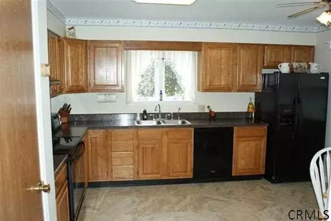 1102 Austin Pl, Schenectady, NY 12306 photo 5