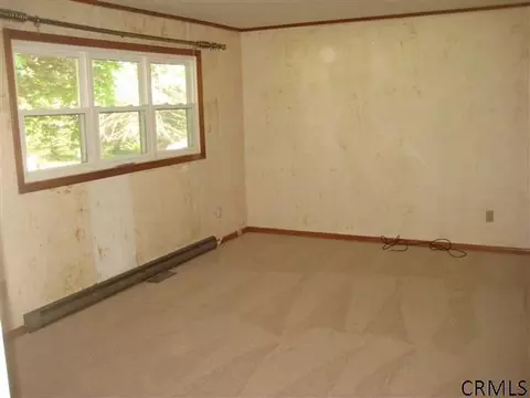 16 Larch St, Leeds, NY 12451 photo 6