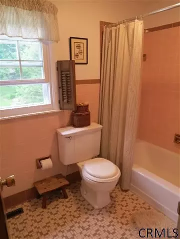 16 Eberle Rd, Latham, NY 12110 photo 9