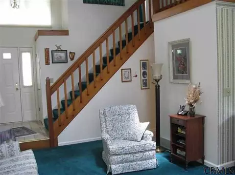 9 Crowsnest Ct, Waterford, NY 12188 photo 4