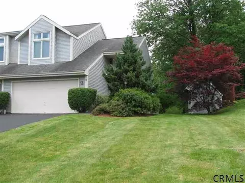 9 Crowsnest Ct, Waterford, NY 12188 photo 1