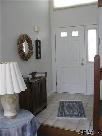 9 Crowsnest Ct, Waterford, NY 12188 photo 2