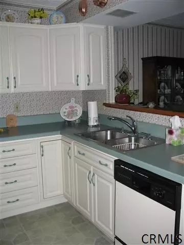 9 Crowsnest Ct, Waterford, NY 12188 photo 9