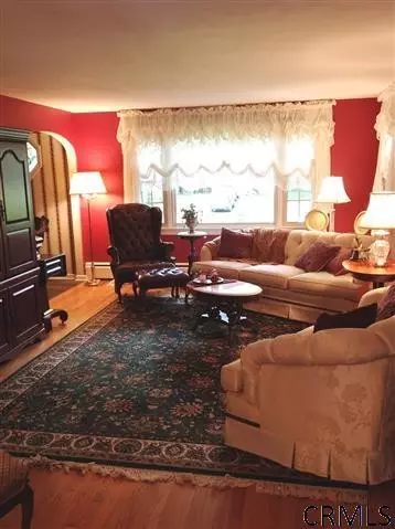 26 Charles Blvd, Delmar, NY 12054 photo 6