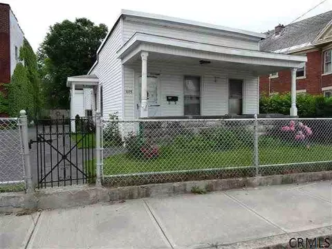 1013 4th Ave, Schenectady, NY 12303 photo 1