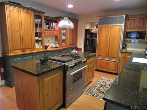 6 Macaffer Dr, Menands, NY 12204 photo 7